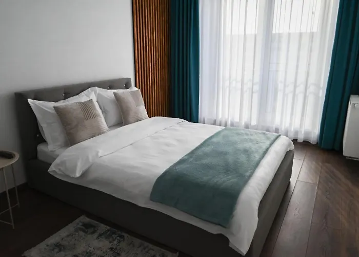 Delulu Homes Coresi Апартаменты